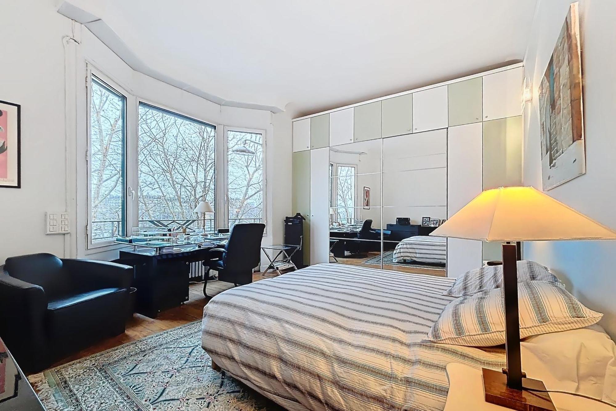 Apartment Premium Seine View And Eiffel Tower